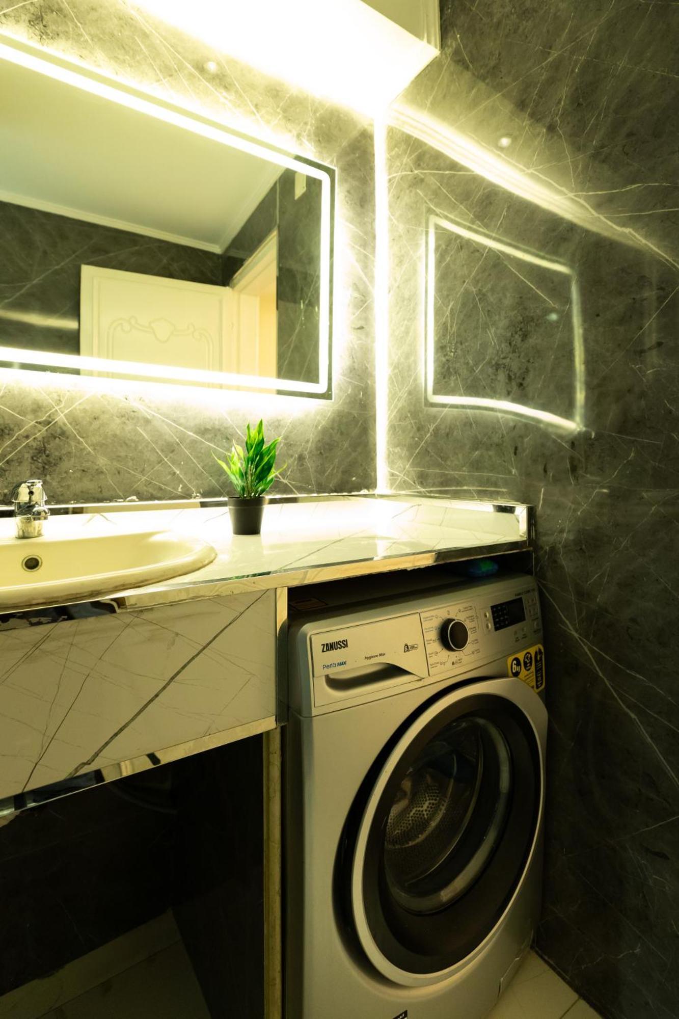 Modern And Cozy In Nasr ,beside Stars Apartment *