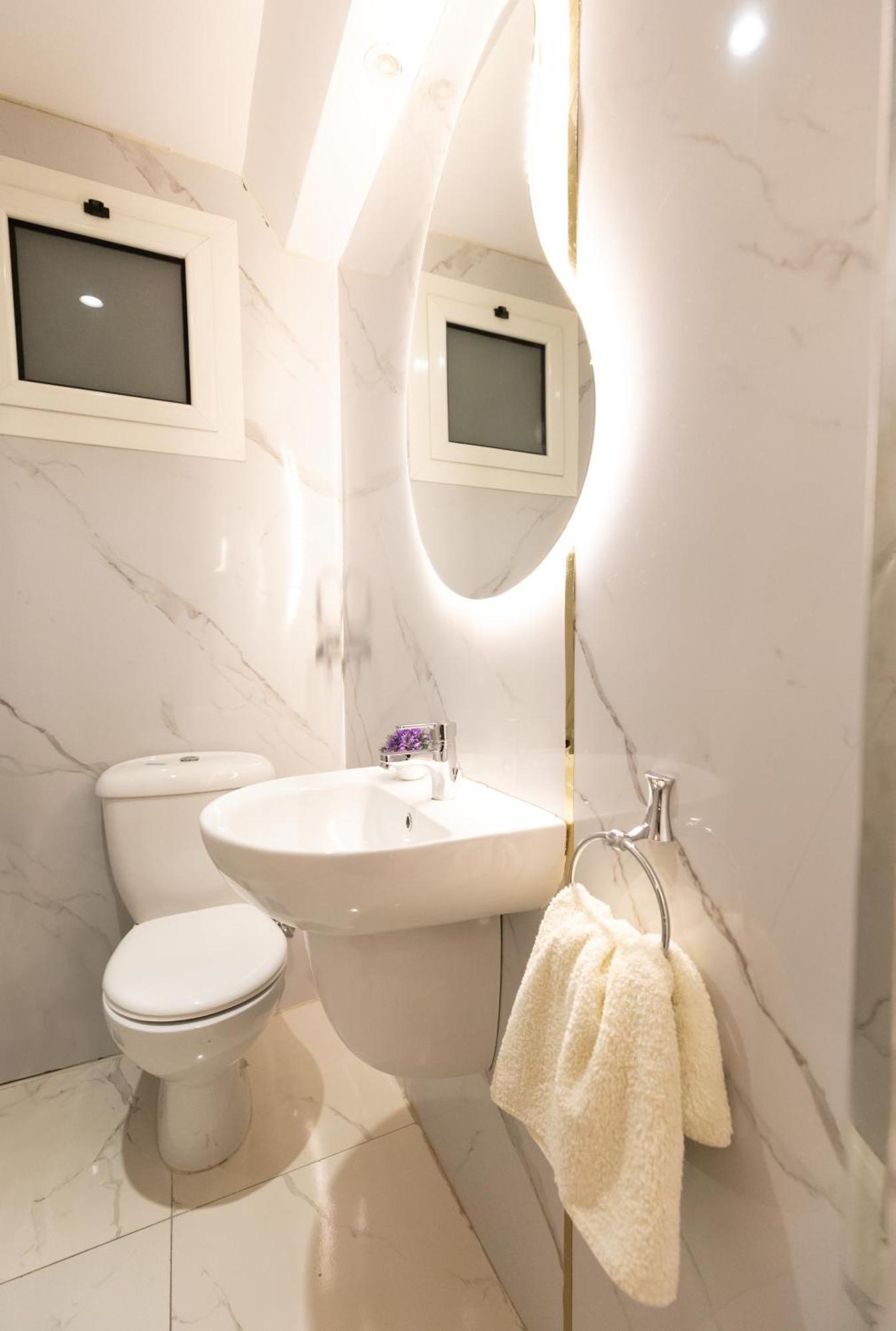 Apartment Modern And Cozy In Nasr ,beside Stars *